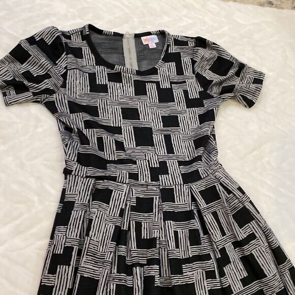 LuLaRoe Geometric Black & White Minimalist And Modern Dress - Picture 4 of 14
